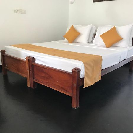Sunray Beach House Tangalle Esterno foto